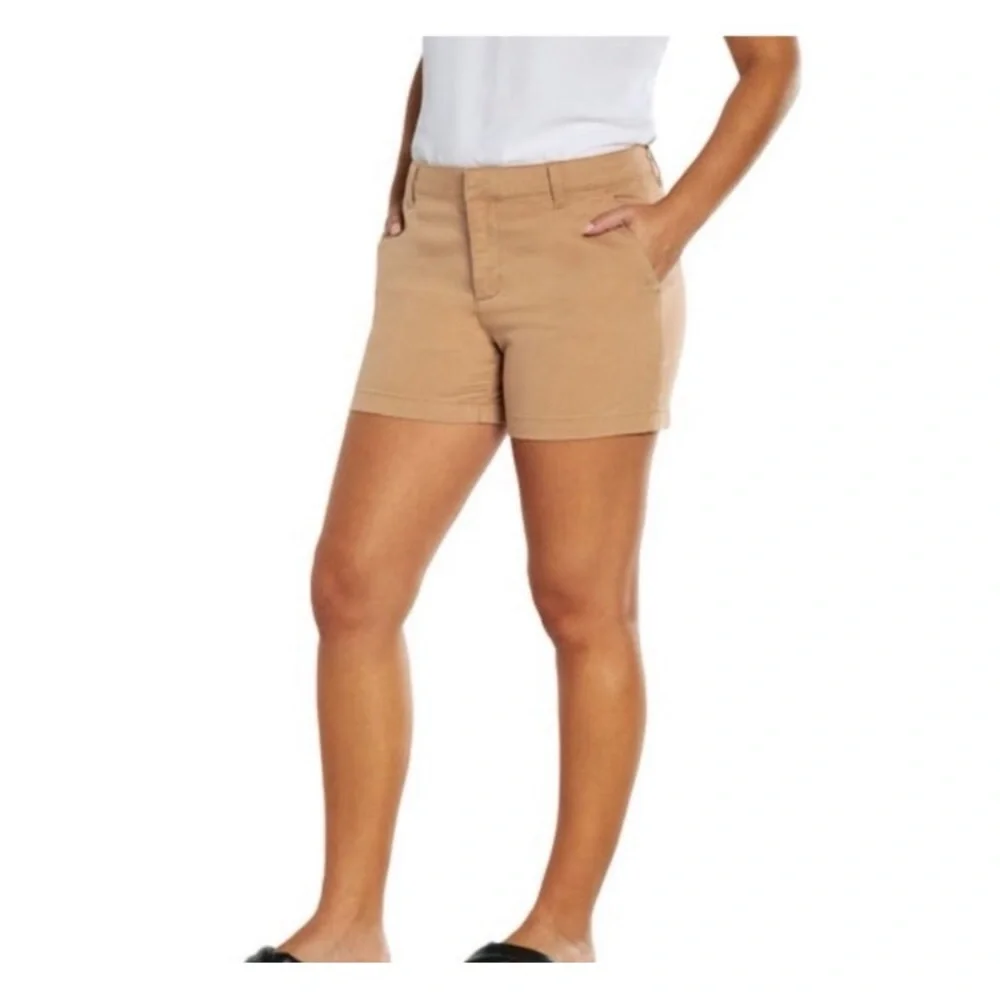BANANA REPUBLIC | Soft Stretch Chino Shorts - Picture 2 of 16